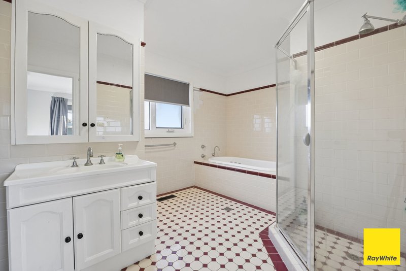 Photo - 22 John Dwyer Crescent, Bungendore NSW 2621 - Image 8