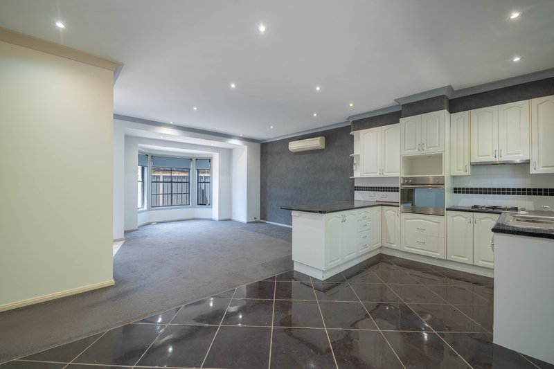 Photo - 22 John Girdham Place, Forbes NSW 2871 - Image 4