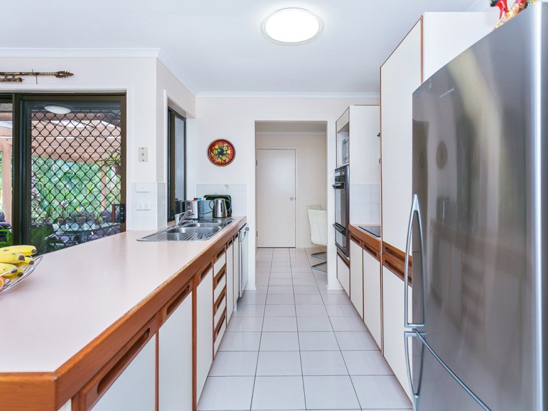 Photo - 22 Johns Road, Mudgeeraba QLD 4213 - Image 6