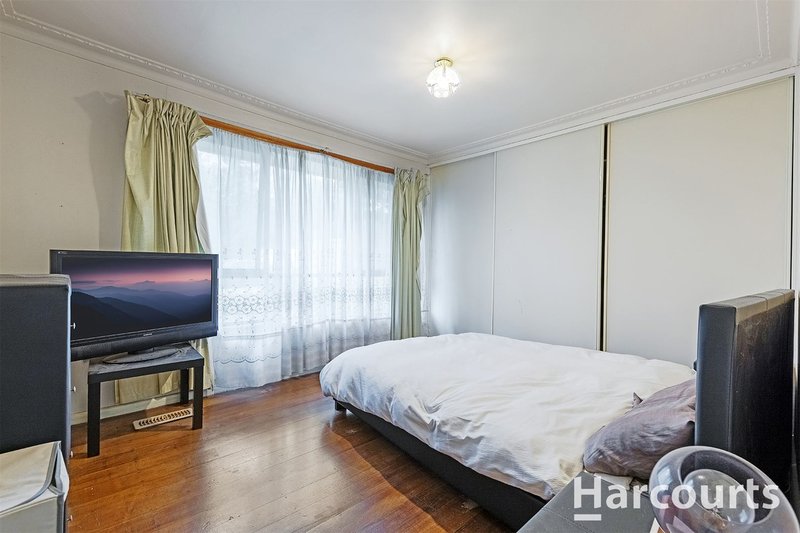 Photo - 22 Jolimont Road, Forest Hill VIC 3131 - Image 11