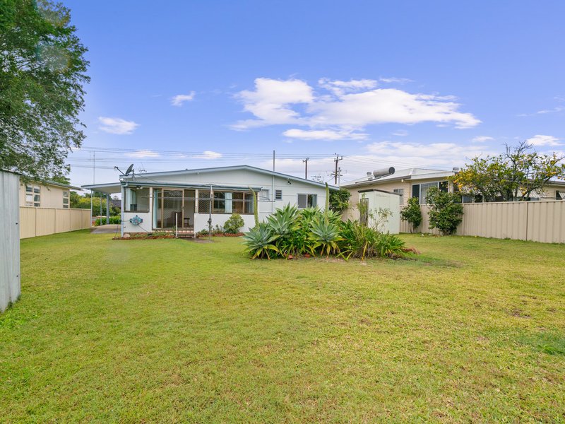 Photo - 22 Kanangra Drive, Taree NSW 2430 - Image 19