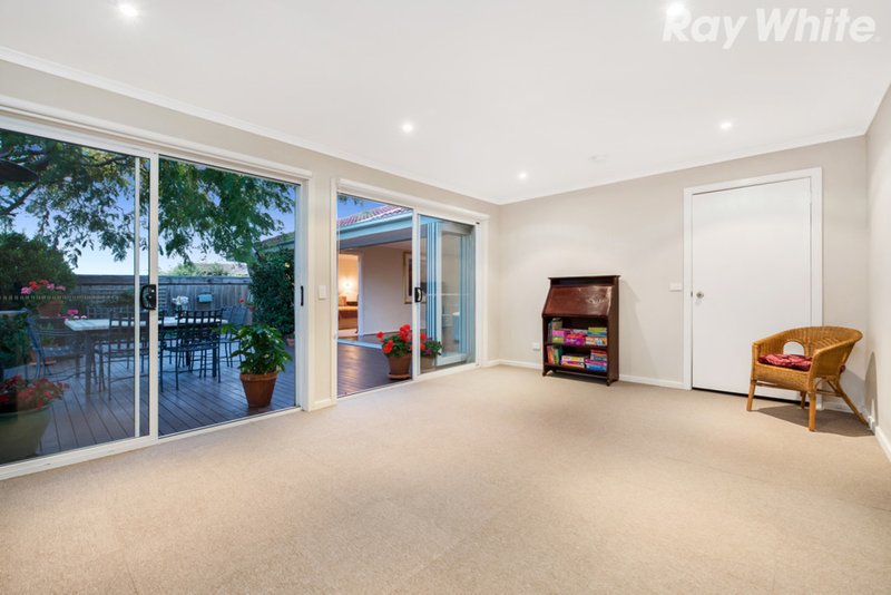 Photo - 22 Kardinian Avenue, Cheltenham VIC 3192 - Image 2