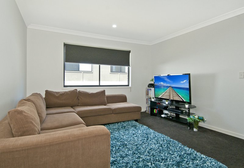 Photo - 22 Karumba Way, Holmview QLD 4207 - Image 12