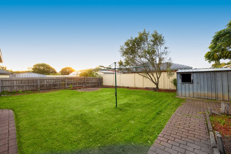 Photo - 22 Kathleen Crescent, Hoppers Crossing VIC 3029 - Image 16