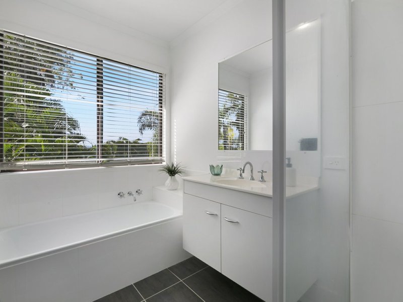 Photo - 22 Katoomba Crt , Helensvale QLD 4212 - Image 6