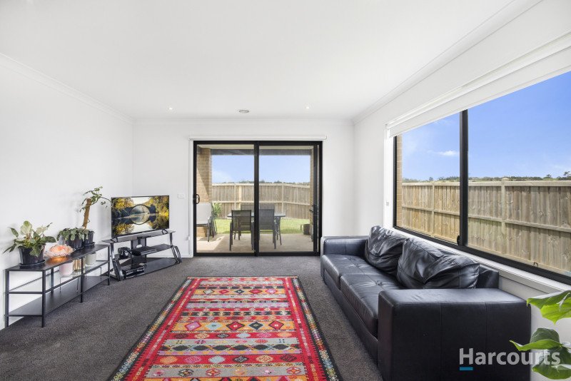 Photo - 22 Kendal Avenue, Warragul VIC 3820 - Image 5