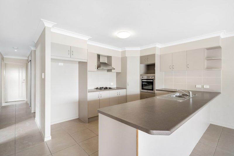 Photo - 22 Kenilworth Crescent, Waterford QLD 4133 - Image 3