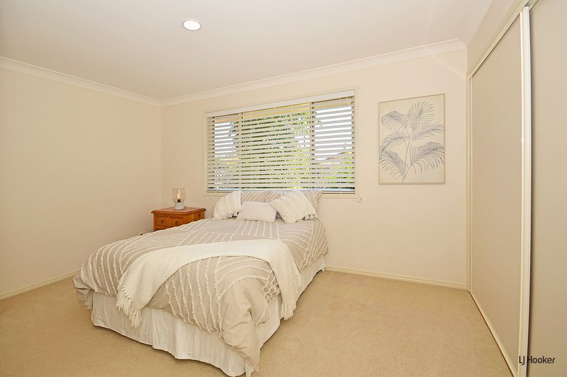 Photo - 22 Kentia Crescent, Banora Point NSW 2486 - Image 13