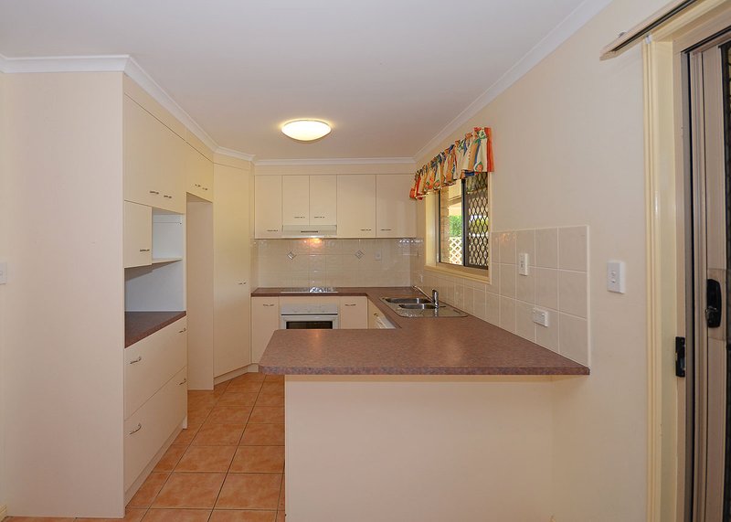 Photo - 22 Kestrel Court, Eli Waters QLD 4655 - Image 4