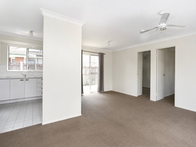 Photo - 22 Kevin Court, Loganlea QLD 4131 - Image 4