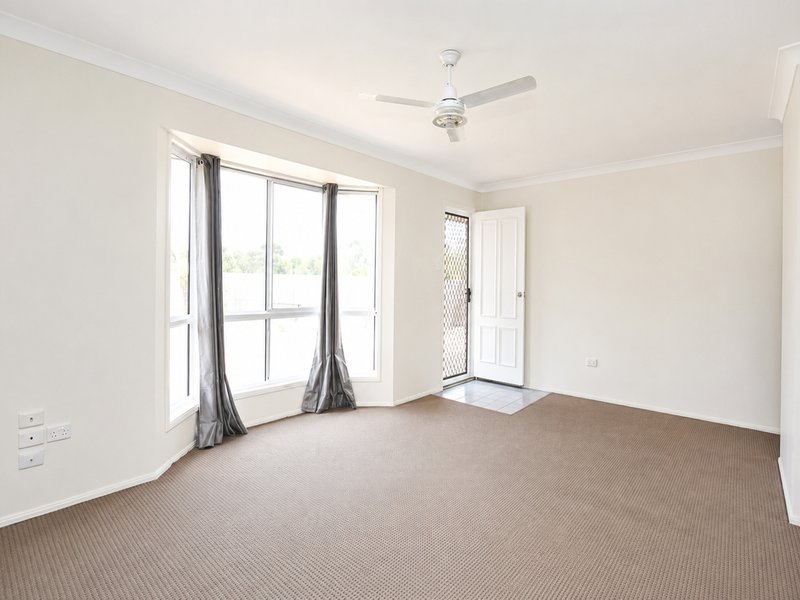 Photo - 22 Kevin Court, Loganlea QLD 4131 - Image 6