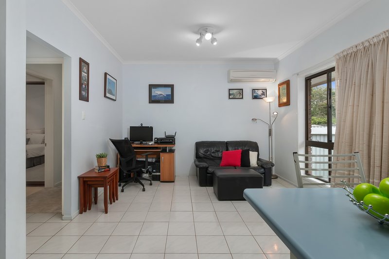 Photo - 22 Kinbrace Street, Ferny Grove QLD 4055 - Image 4