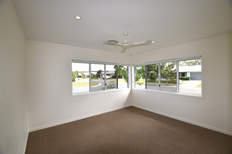 Photo - 22 Kingfisher Street, New Auckland QLD 4680 - Image 3