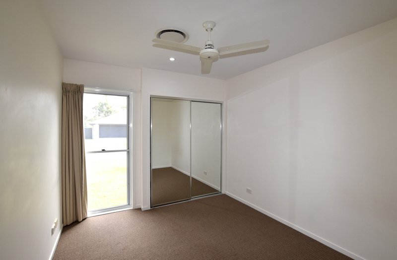 Photo - 22 Kingfisher Street, New Auckland QLD 4680 - Image 5