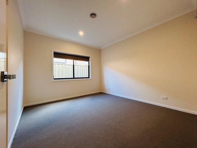 Photo - 22 Kinross Street, Beveridge VIC 3753 - Image 7