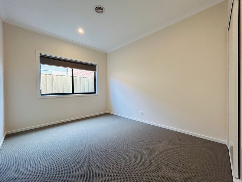 Photo - 22 Kinross Street, Beveridge VIC 3753 - Image 12