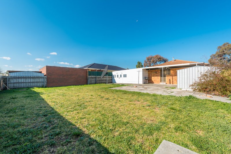 Photo - 22 Kiparra Close, St Albans VIC 3021 - Image 7