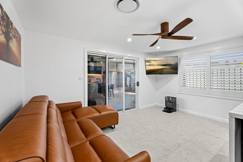 Photo - 22 Kukundi Drive, Glenmore Park NSW 2745 - Image 10