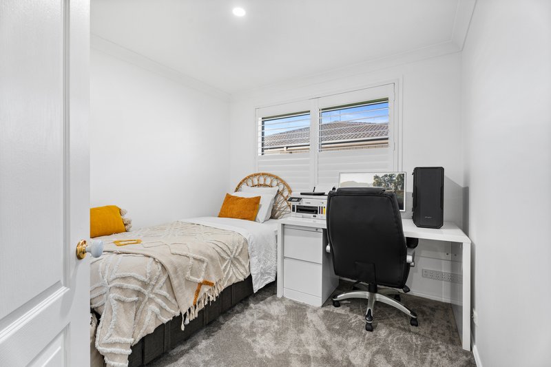 Photo - 22 Kukundi Drive, Glenmore Park NSW 2745 - Image 15