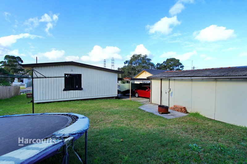 Photo - 22 Kyeema Avenue, Koonawarra NSW 2530 - Image 9