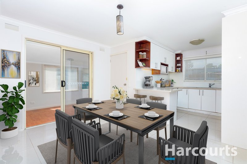 Photo - 22 Lachlan Drive, Endeavour Hills VIC 3802 - Image 5