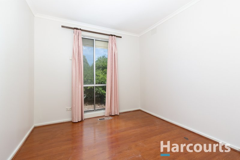 Photo - 22 Lachlan Drive, Endeavour Hills VIC 3802 - Image 8