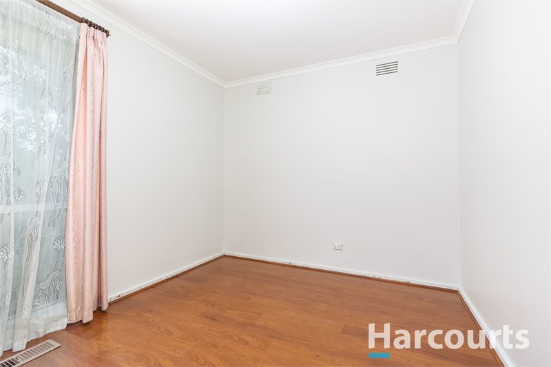 Photo - 22 Lachlan Drive, Endeavour Hills VIC 3802 - Image 9