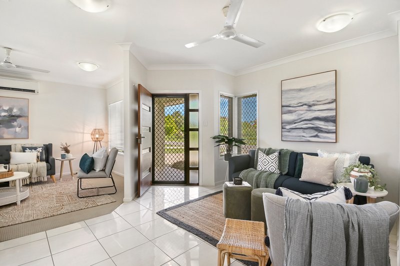 Photo - 22 Lady Musgrave Circuit, Burdell QLD 4818 - Image 2