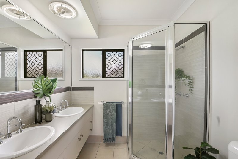 Photo - 22 Lady Musgrave Circuit, Burdell QLD 4818 - Image 8