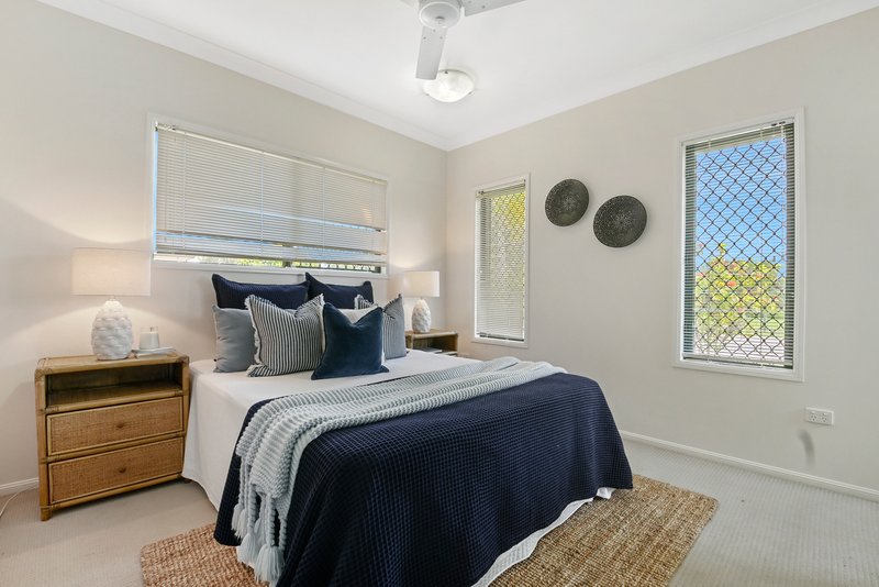 Photo - 22 Lady Musgrave Circuit, Burdell QLD 4818 - Image 9