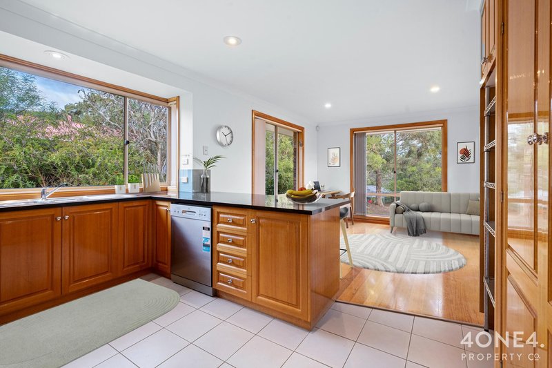 Photo - 22 Lady Penrhyn Drive, Blackmans Bay TAS 7052 - Image 9