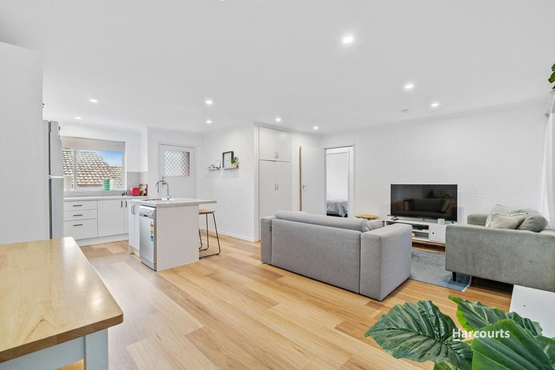 Photo - 2/2 Lalwinya Road, Mount Nelson TAS 7007 - Image 4