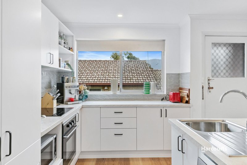 Photo - 2/2 Lalwinya Road, Mount Nelson TAS 7007 - Image 6