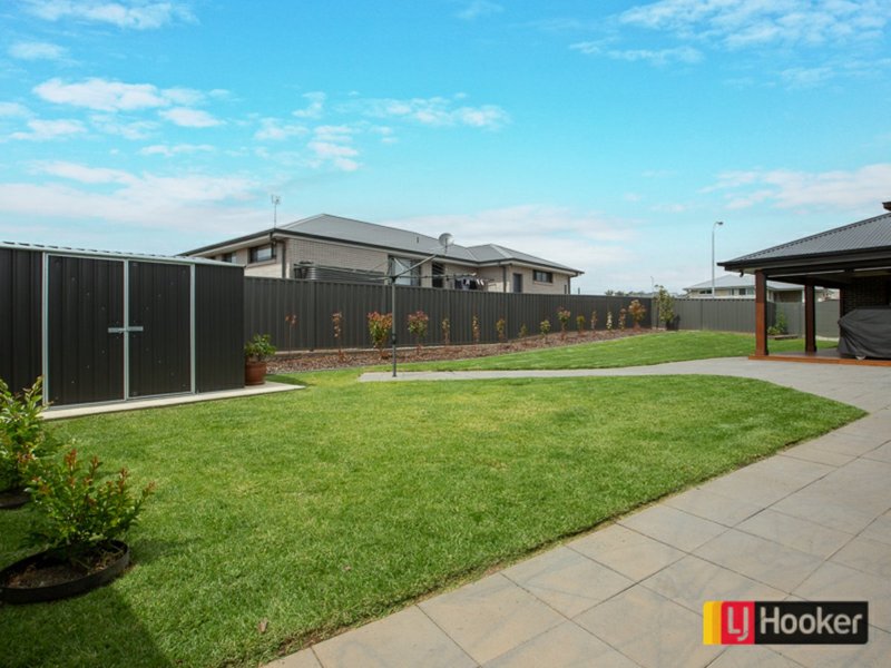 Photo - 22 Lambrusco Way, North Tamworth NSW 2340 - Image 7