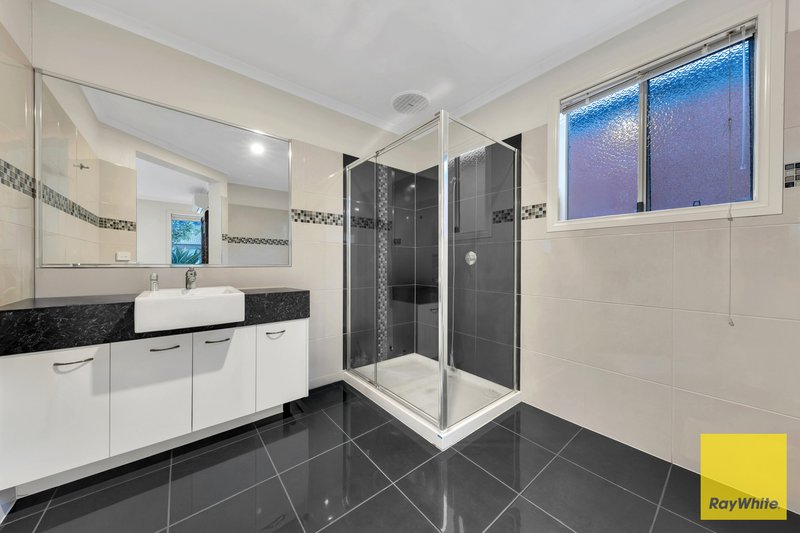 Photo - 22 Lamington Drive, Tarneit VIC 3029 - Image 4