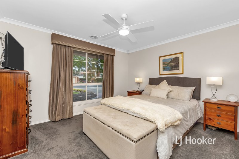 Photo - 22 Lancaster Drive, Point Cook VIC 3030 - Image 4