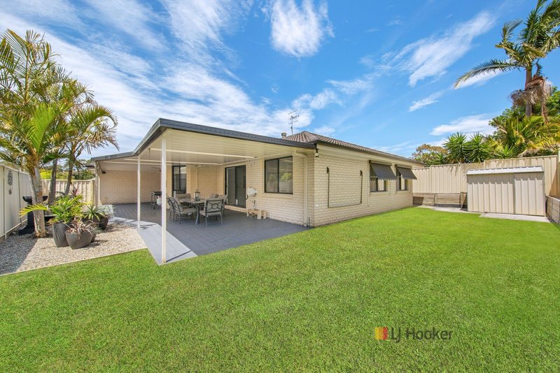 Photo - 22 Landhaven Avenue, Blue Haven NSW 2262 - Image 2