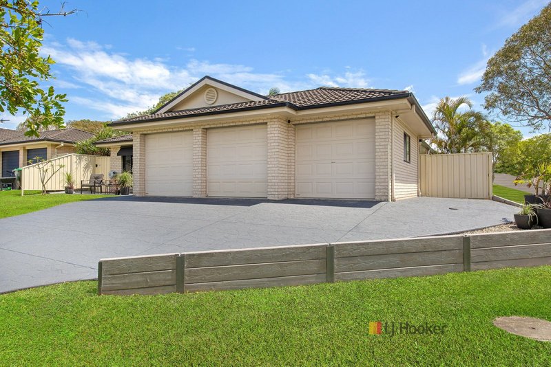 Photo - 22 Landhaven Avenue, Blue Haven NSW 2262 - Image 11