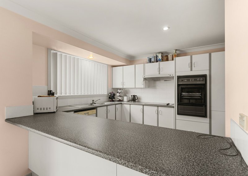 Photo - 2/2 Laurina Close, Old Bar NSW 2430 - Image 6