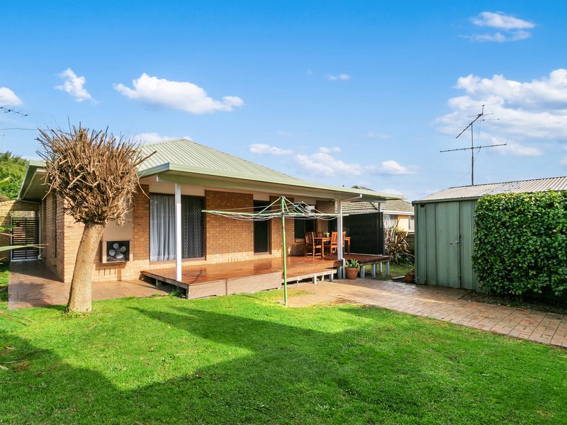 Photo - 22 Law Street, Newborough VIC 3825 - Image 14