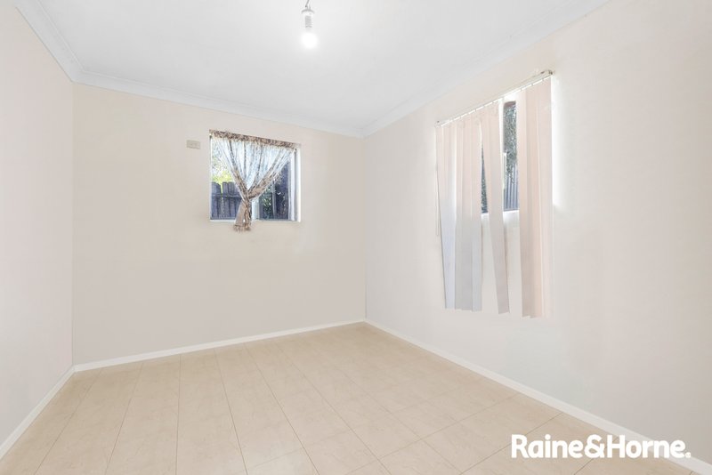 Photo - 22 Lawn Avenue, Bradbury NSW 2560 - Image 12