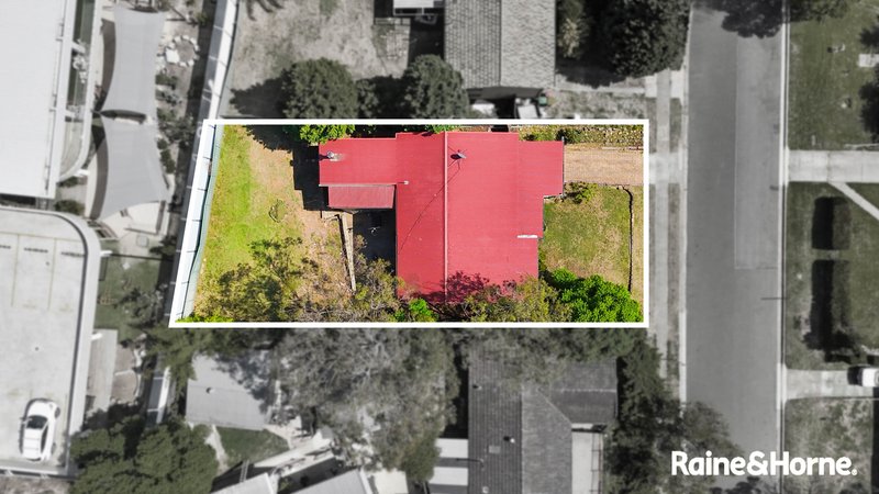 Photo - 22 Lawn Avenue, Bradbury NSW 2560 - Image 14