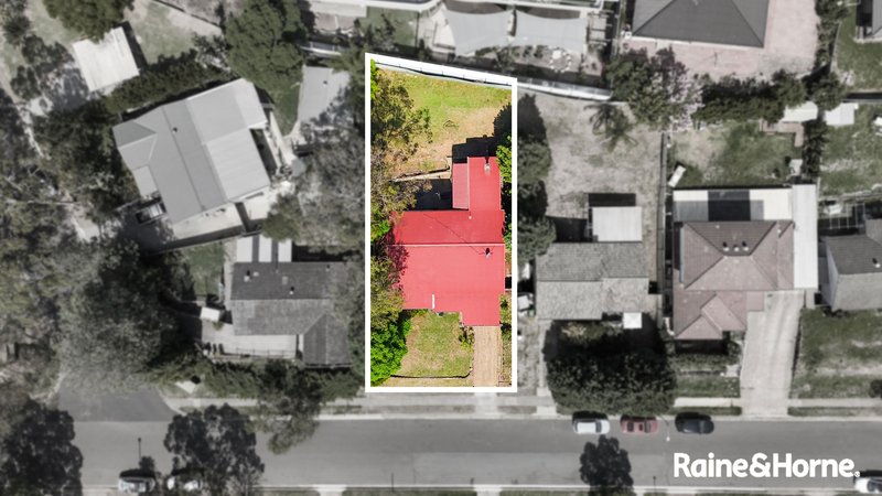 Photo - 22 Lawn Avenue, Bradbury NSW 2560 - Image 15