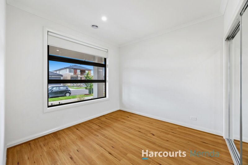 Photo - 22 Leafspring Road, Donnybrook VIC 3064 - Image 8