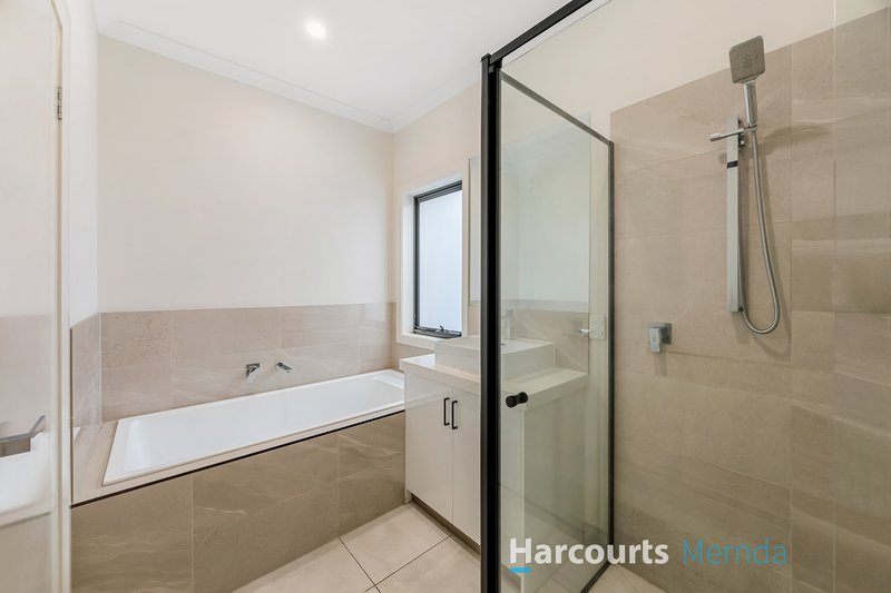 Photo - 22 Leafspring Road, Donnybrook VIC 3064 - Image 9