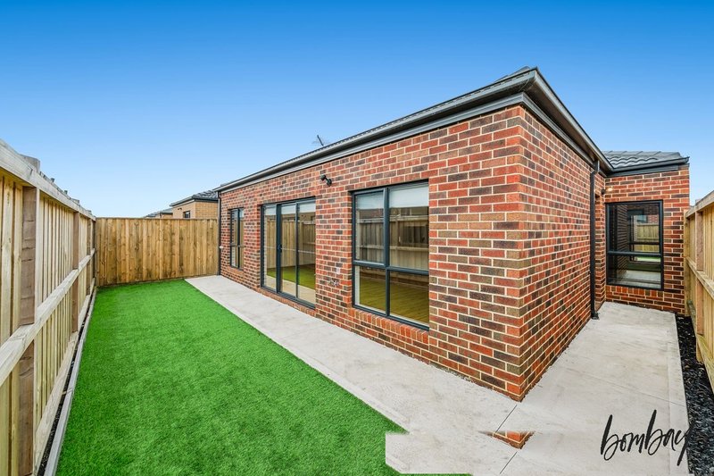 Photo - 22 Leafspring Road, Donnybrook VIC 3064 - Image 10