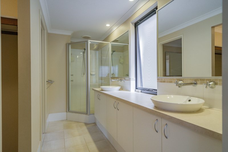 Photo - 22 Leschenault Boulevard, Lake Coogee WA 6166 - Image 8