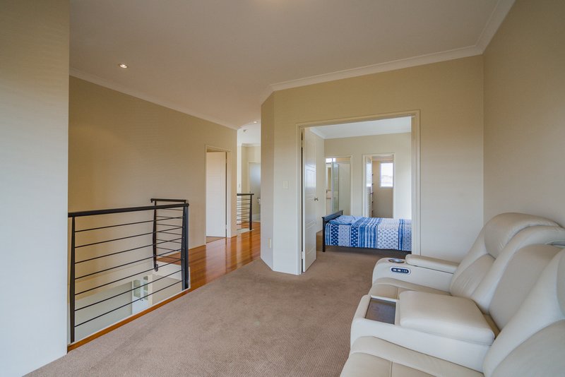 Photo - 22 Leschenault Boulevard, Lake Coogee WA 6166 - Image 10