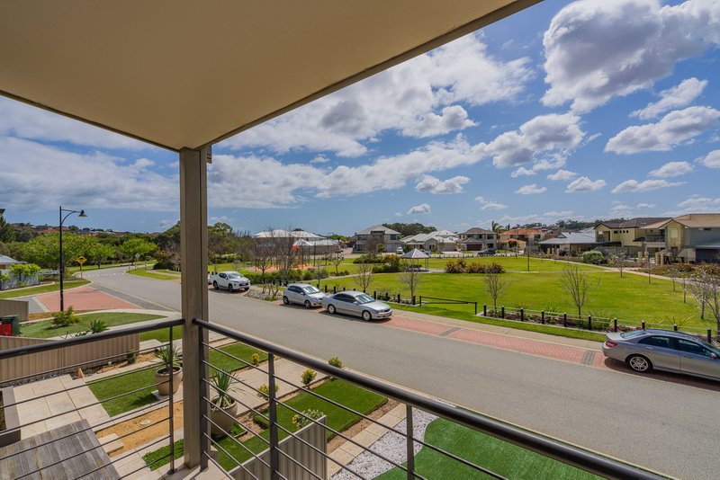 Photo - 22 Leschenault Boulevard, Lake Coogee WA 6166 - Image 16