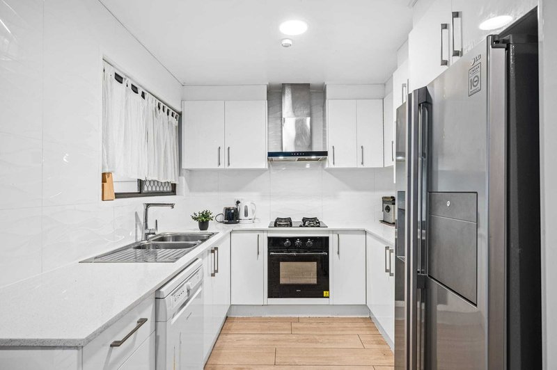Photo - 2/2 Letitia Street, Regents Park QLD 4118 - Image 1